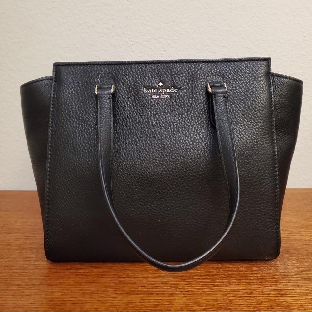 Kate Spade. Hand bag with cross body. Black. New